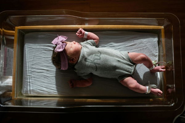 Average Age of Having First Child by Country